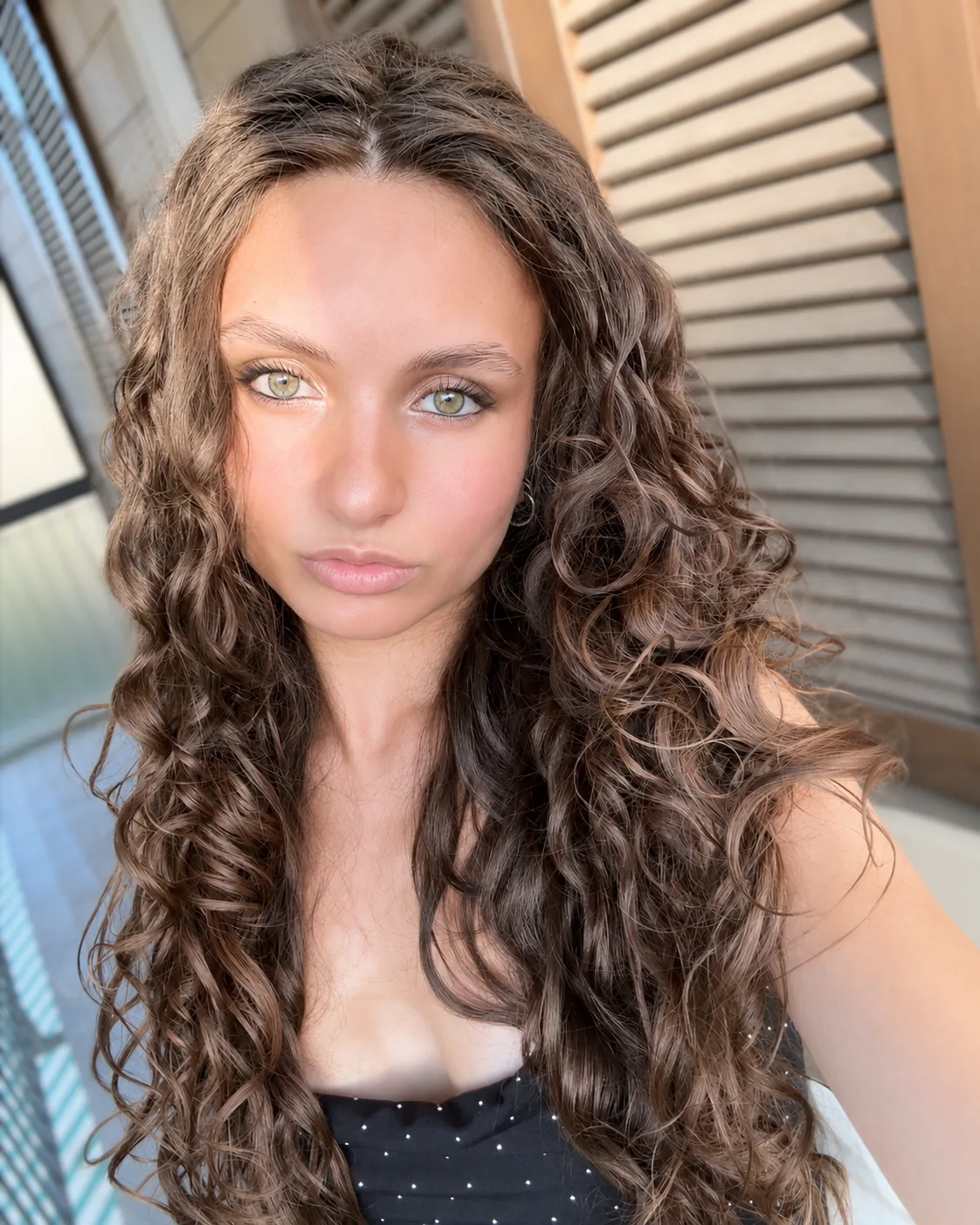 Immagine dell'articolo Virginia, tra arte, moda e identità: il percorso di una ragazza  che vuole lasciare qualcosa di sé
